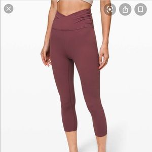Lululemon cross waist align crops